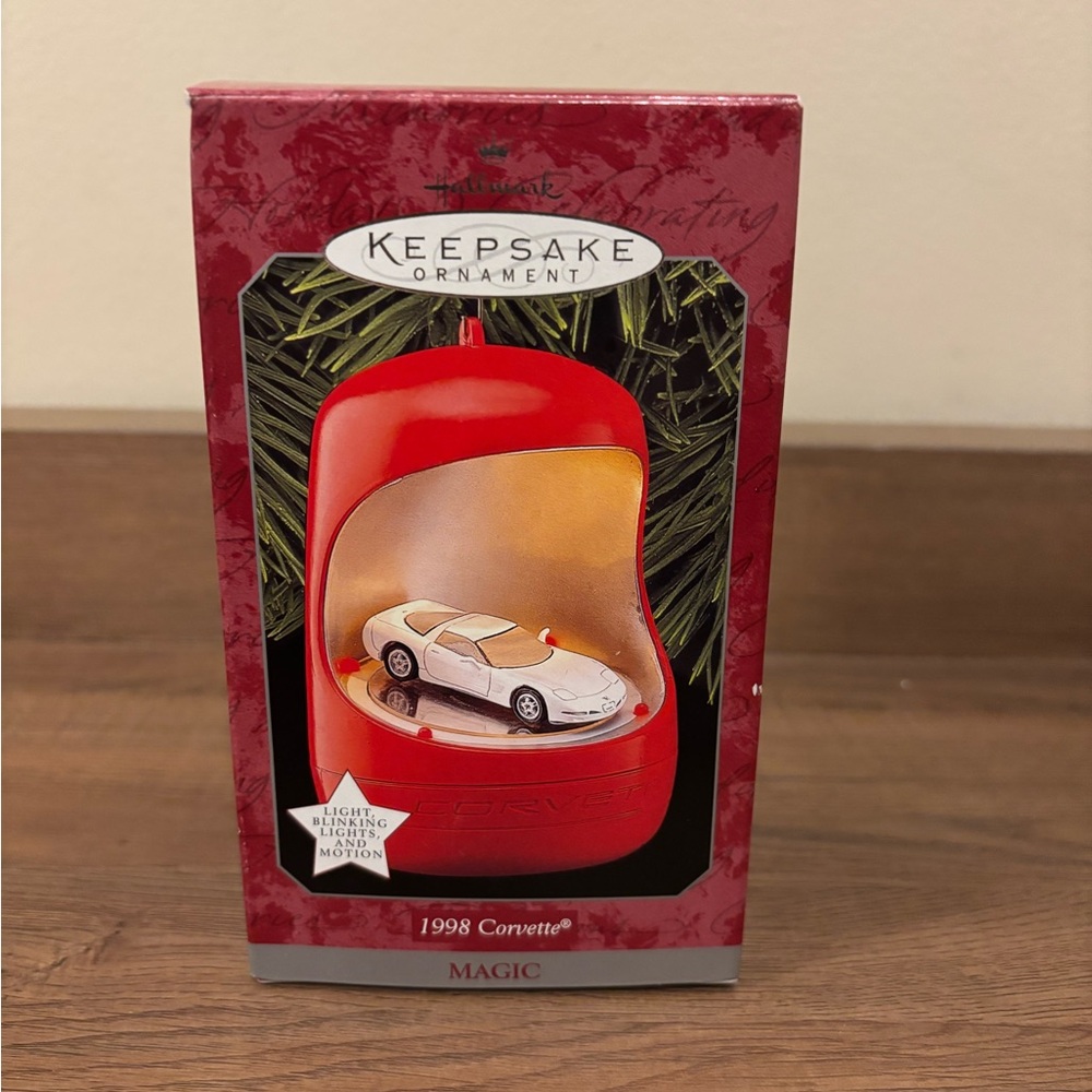 Mint 1998 Hallmark‎ Ornament Corvette *New In Box* Featuring Lights and Motion